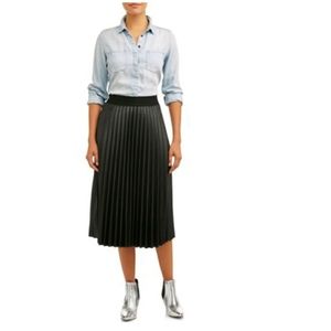 Time and tru pleated skirt